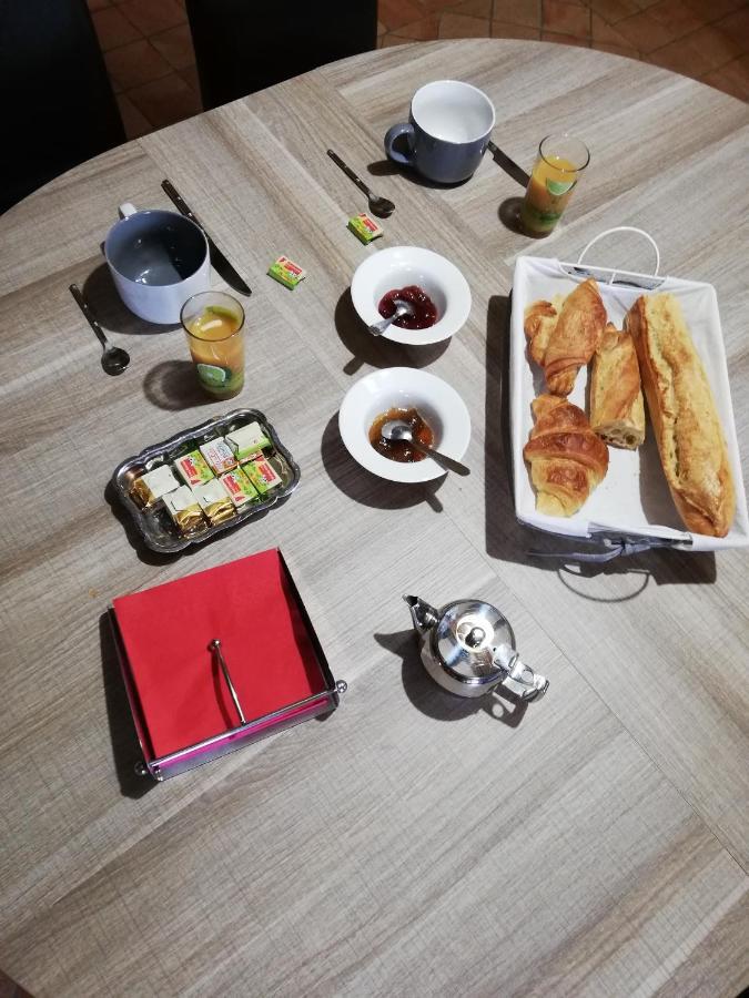 Bed and Breakfast La Haye Georget Feneu Esterno foto